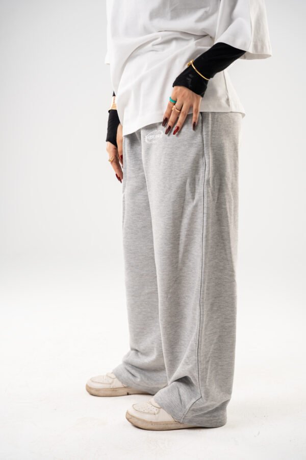 Gray wideleg sweatpants - Image 4